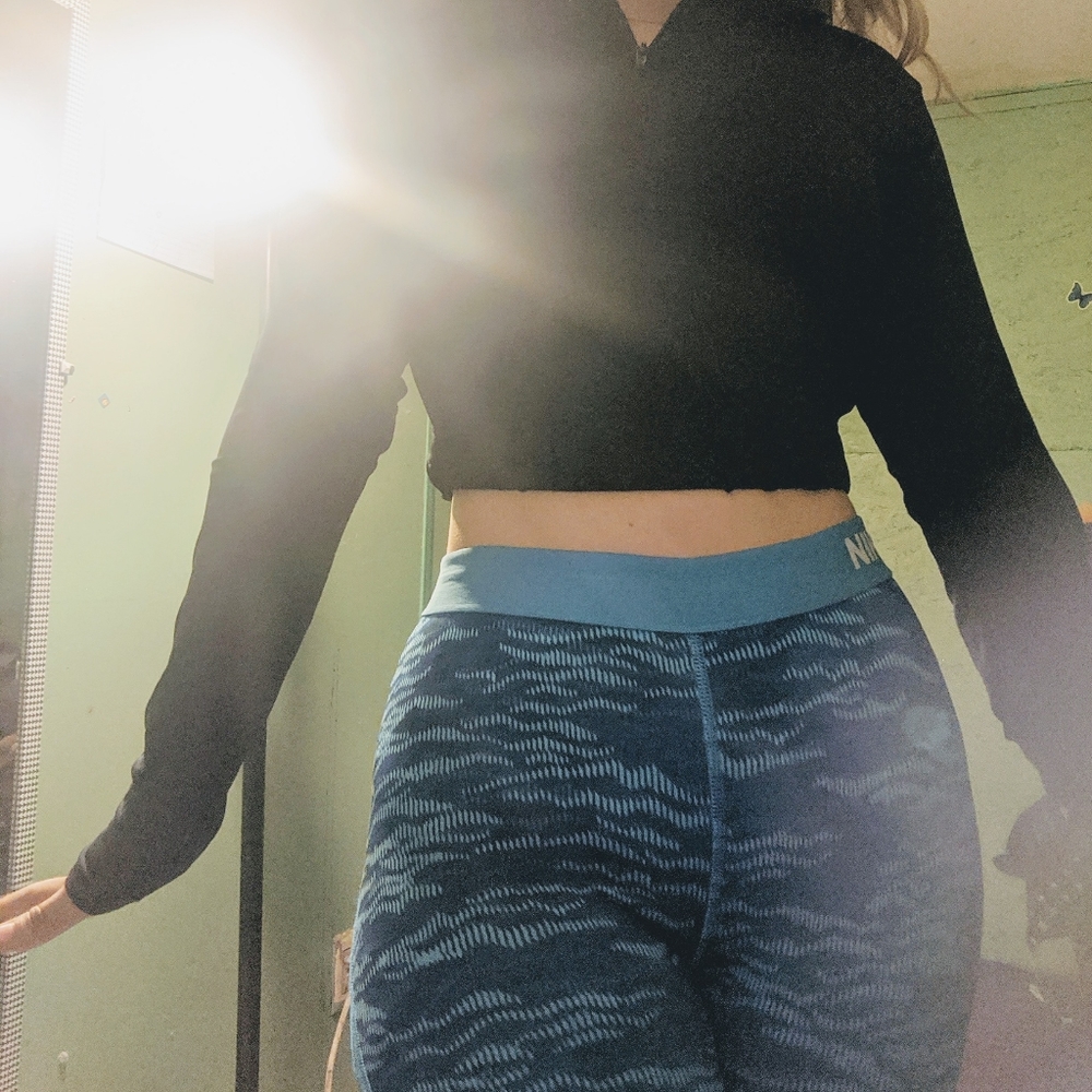Gtm cropped sweater
